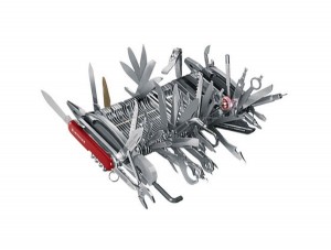 100810_giant_swiss_army_knife_1